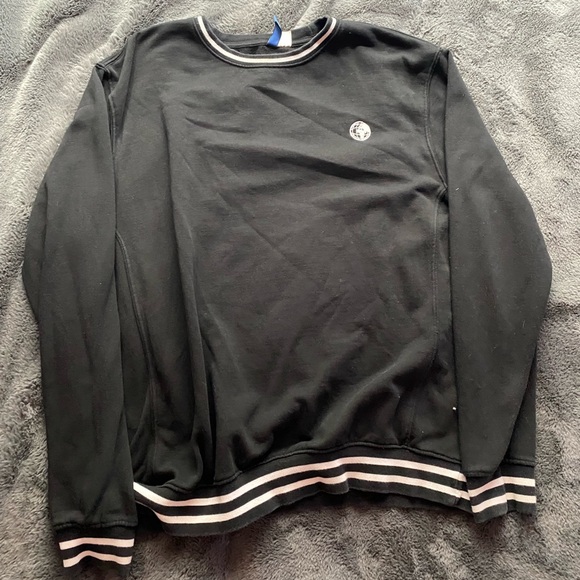 Black and white sweatshirt - Picture 1 of 2